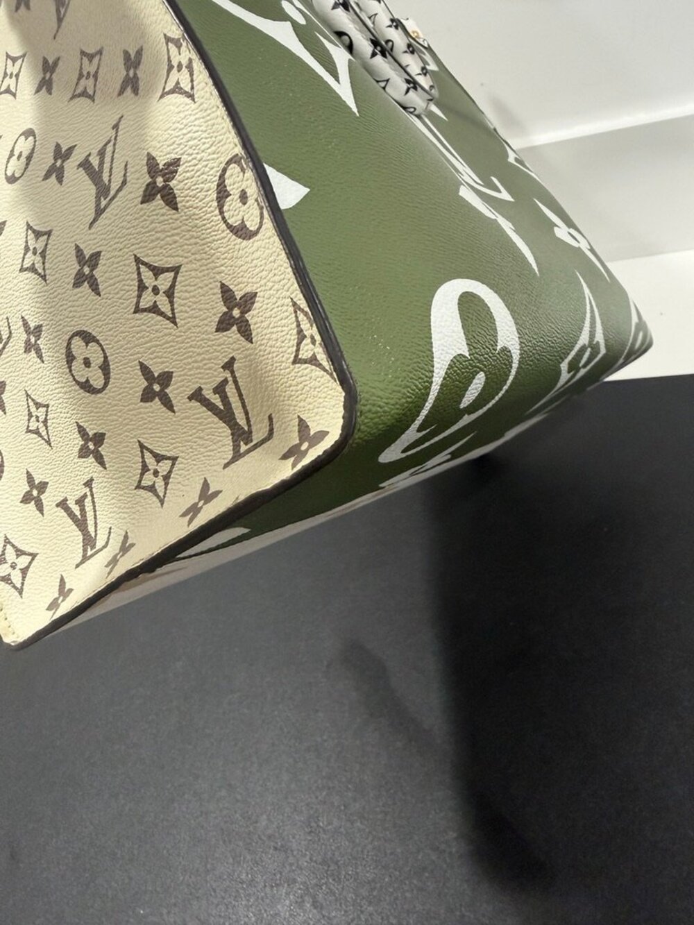 Louis Vuitton On The Go GM Khaki/Beige/White (JB1500) - Picture 8 of 16
